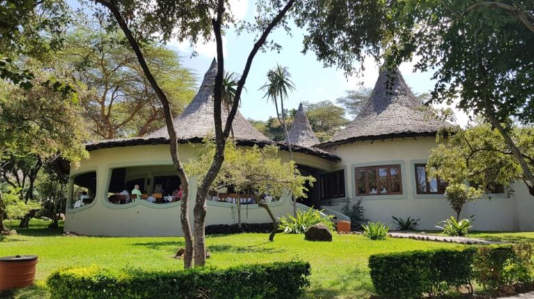 Lake-Manyara-Serena-Safari-Lodge (1)